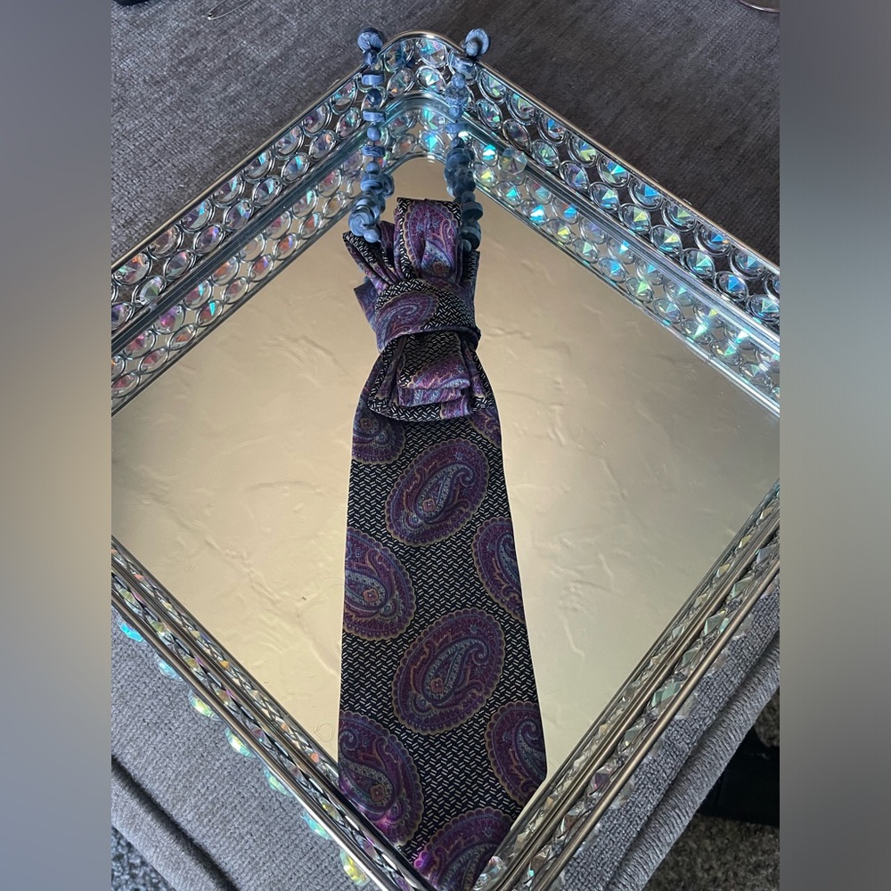 Tie necklace